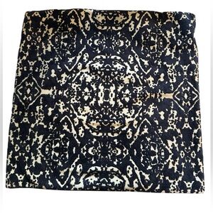 Villa Navy and Cream Velvet Texture‎ Patterned Pillow Cover